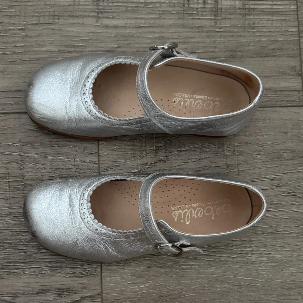Girls' Silver Mary Jane Dress Shoes with Buckle Strap